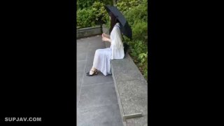 大奶乖巧纯情小美女给人很清新的感觉特别矜持不想被干渣男像强奸一样按倒把屌插入阴道啪啪开始抽送就很配合了